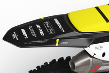 Load image into Gallery viewer, BUMBLE