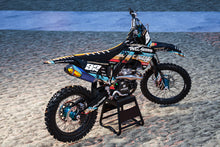 Load image into Gallery viewer, THRILL SEEKERS PALM ROW